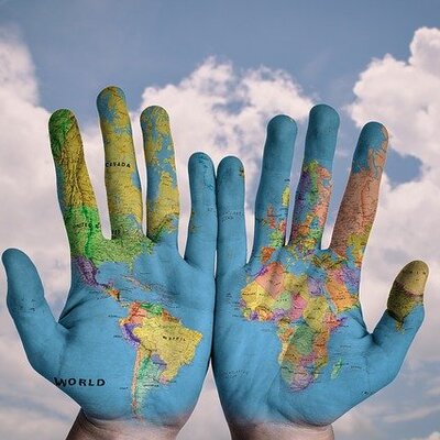 hands-600497_640