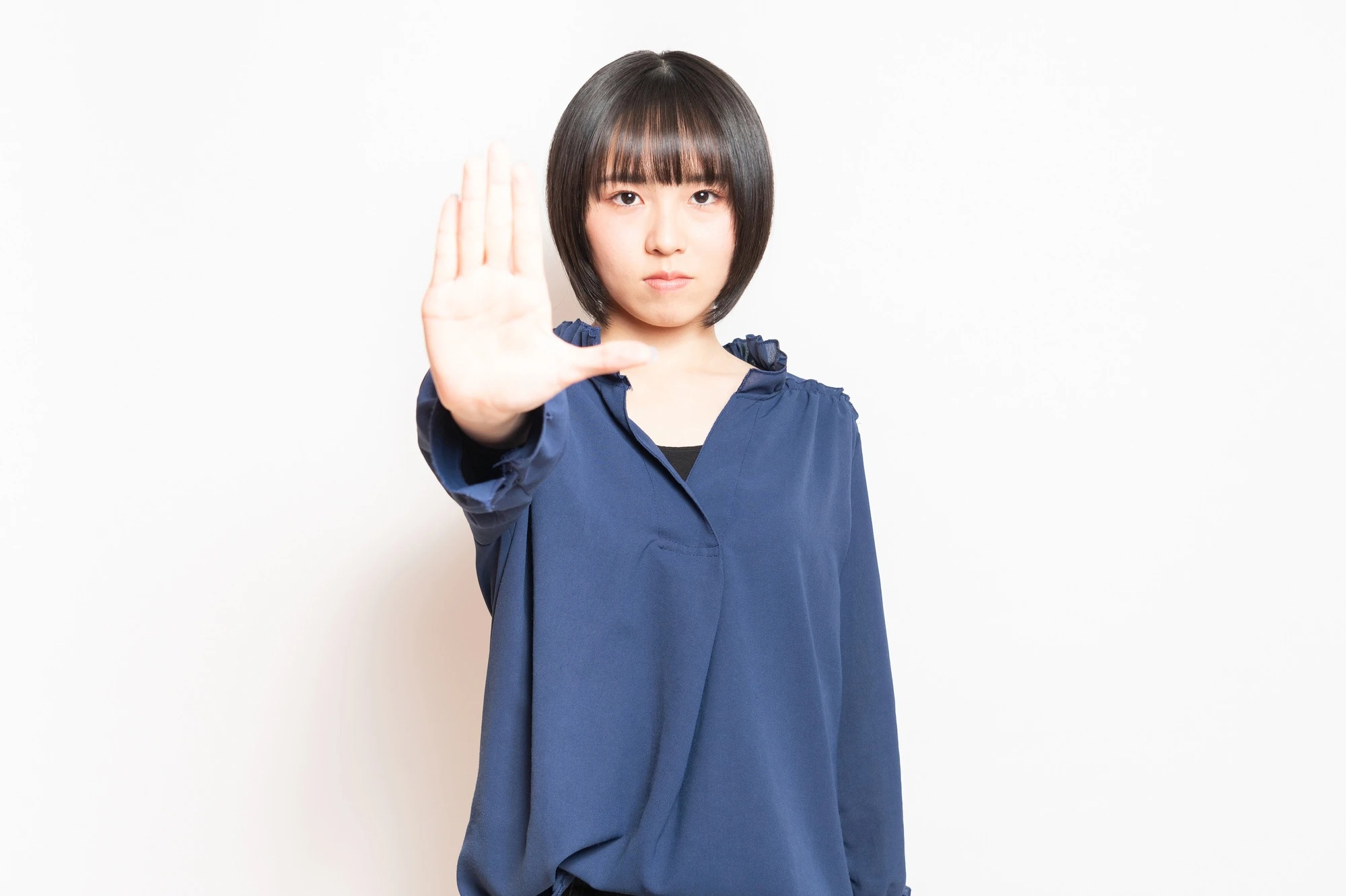 止めている女性